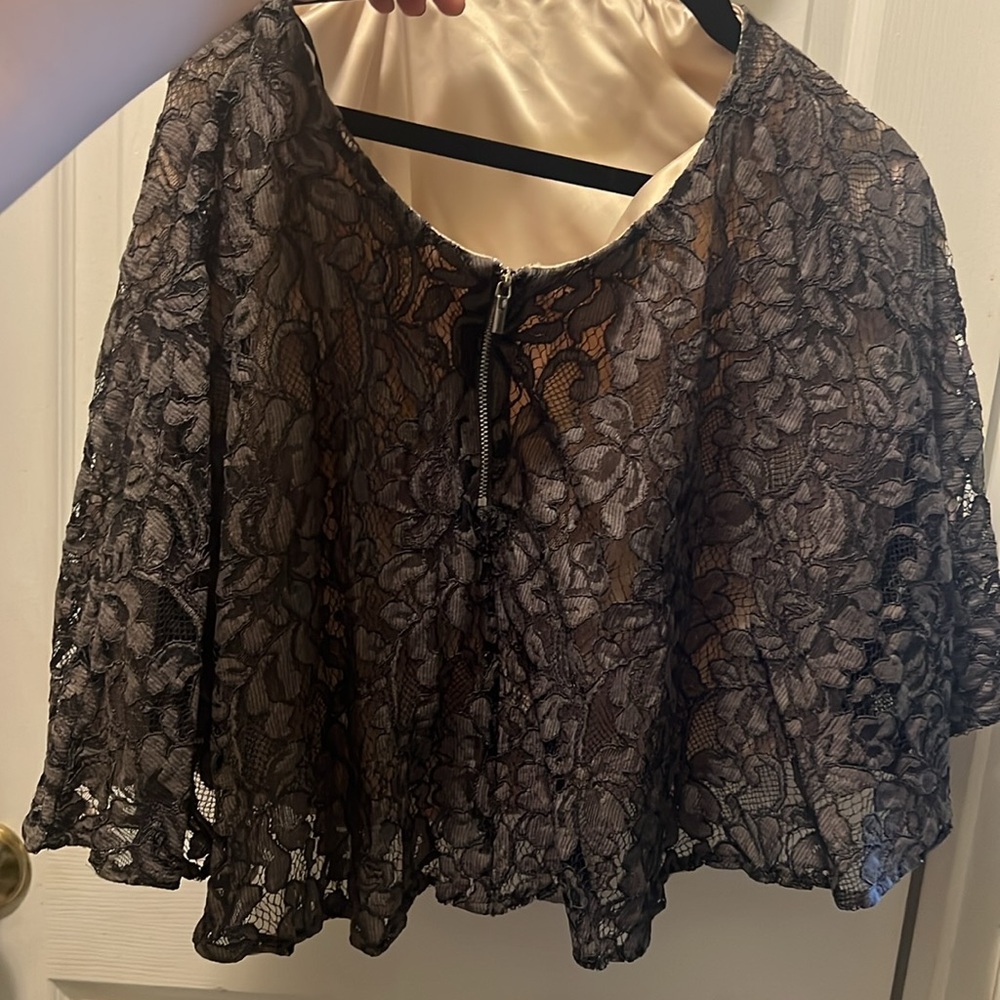 Beautiful backless - Picture 5 of 6
